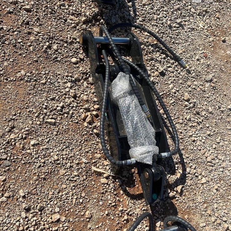 FUTURE 3T 30IN HYDRAULIC THUMB CLAMP