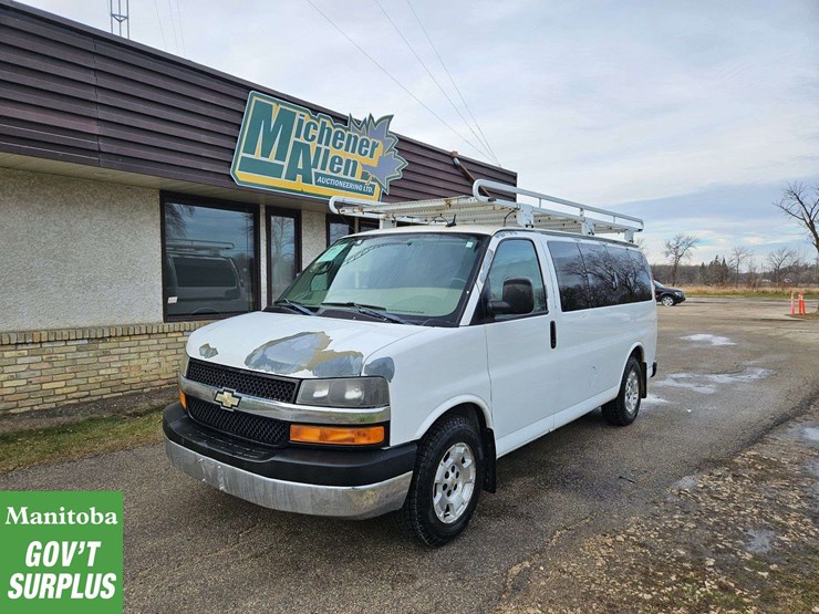 2011-chevrolet-express-1500-image-1