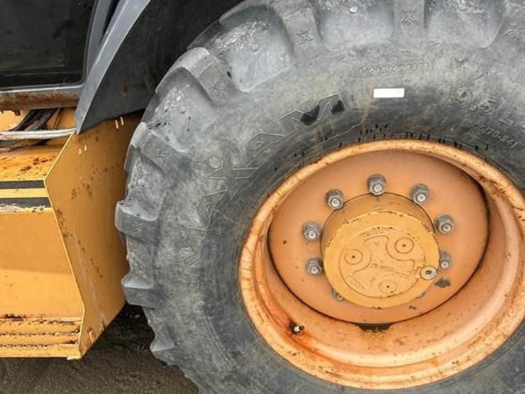 2000-case-570m-xt-image-7