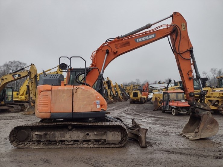 doosan-dx140-excavator-(qea-4093)-image-3