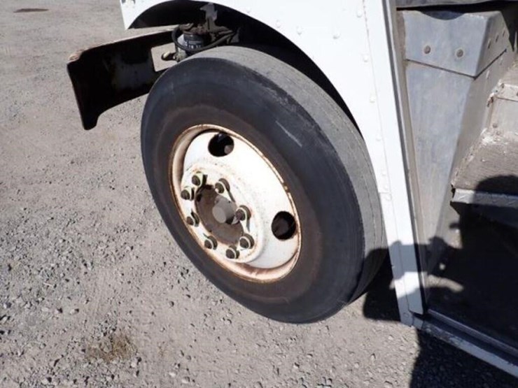 2008-freightliner-mt55-image-37