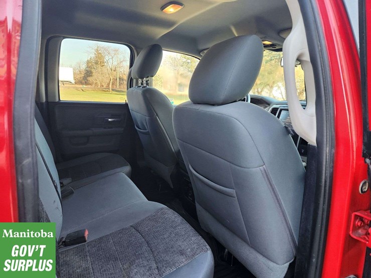 2015-dodge-1500-image-37