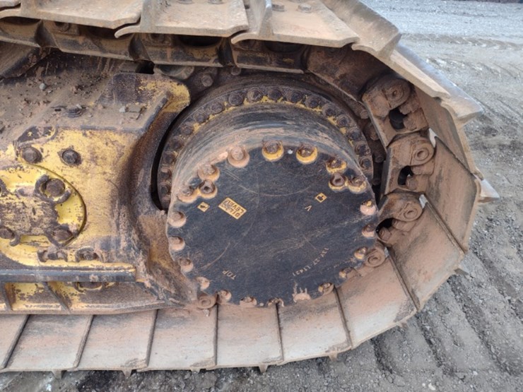 komatsu-d61ex-23-image-24