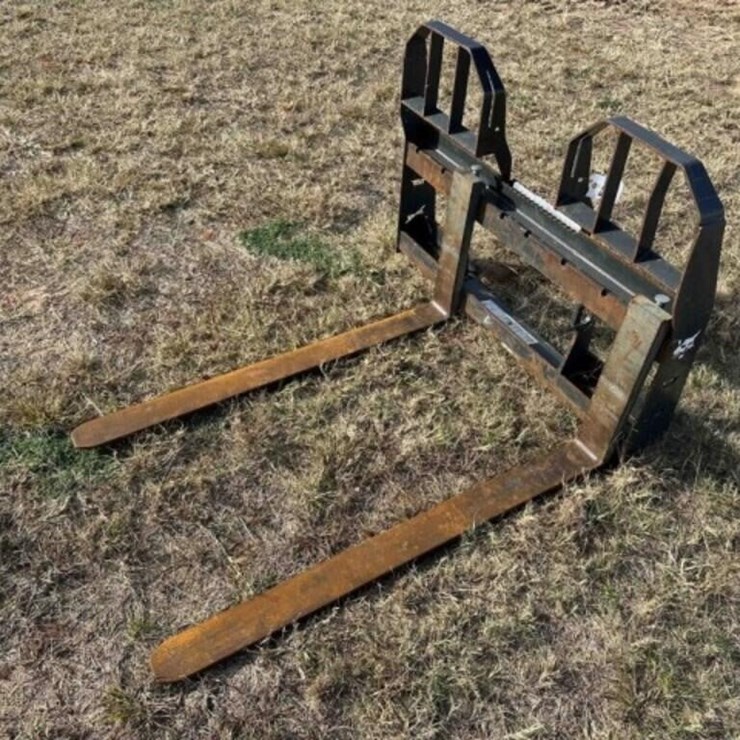 Bobcat Skid steer Pallet Forks
