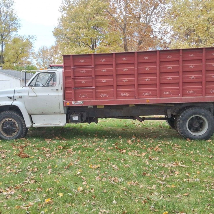 Chevrolet Diesel Grain Truck, 5 x 2 speed, Single Axle, runs, weak brakes, Wood Floor, 16ft bed, VIN- 1GBL7DIG7BV106791