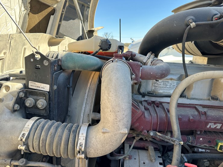 #33712-•-2011-mack-cxu-t/a-sleeper-truck-tractor-1m1aw09y5bm013138-image-60