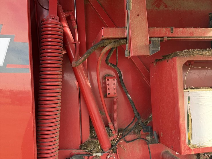 2013-case-ih-rb564-image-28