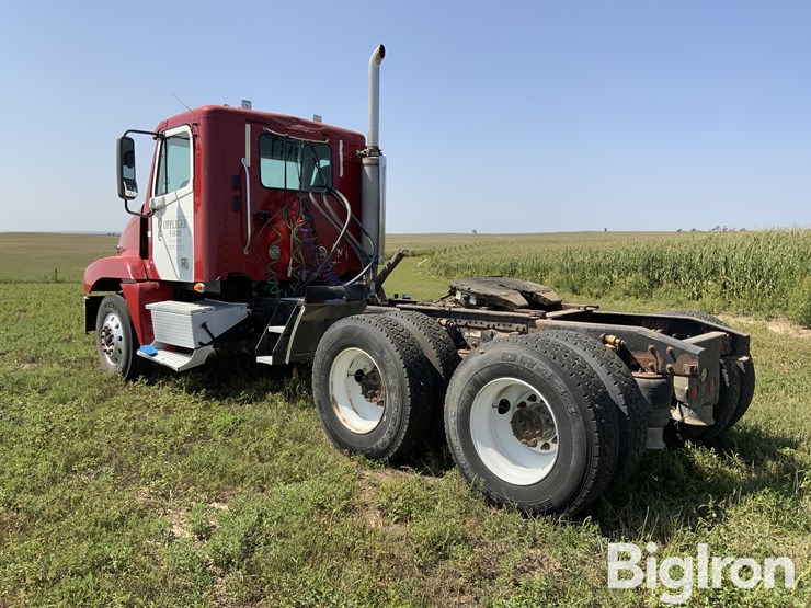 2007-freightliner-cst120-century-class-s/t-t/a-day-cab-truck-tractor-image-7