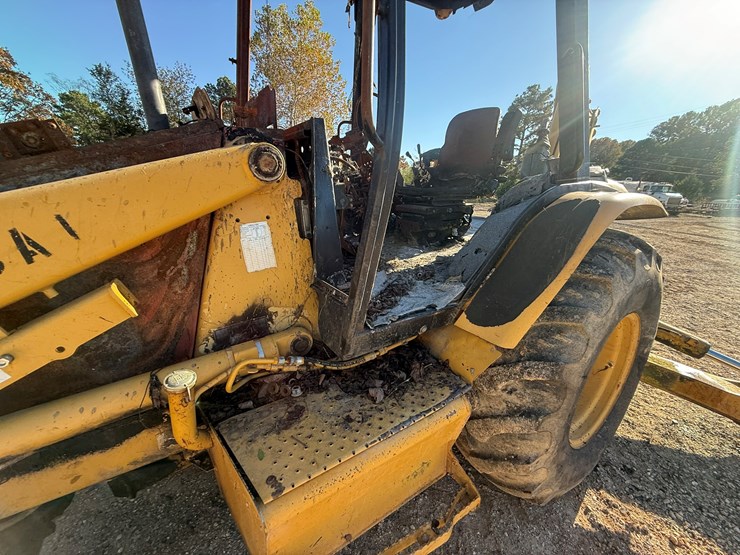 caterpillar-420d-image-81