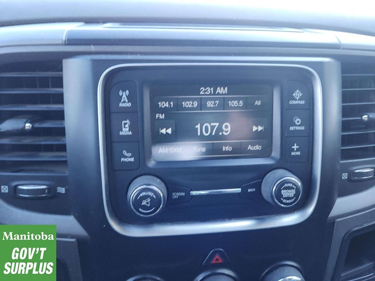 2013-dodge-1500-image-24