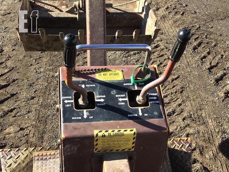 1971-david-brown-990-image-16