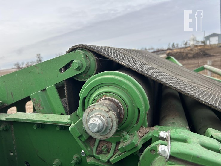 2018-john-deere-560m-image-37