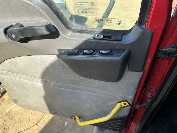 #33708-•-2014-mack-cxu-t/a-daycab-truck-tractor-1m1aw02y3em038036-image-83