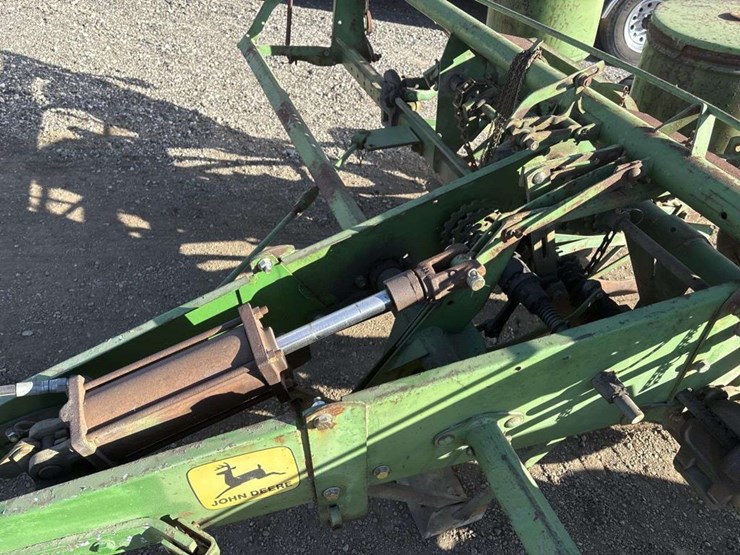 john-deere-1240-image-10