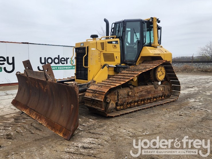 2016-caterpillar-d6n-image-1