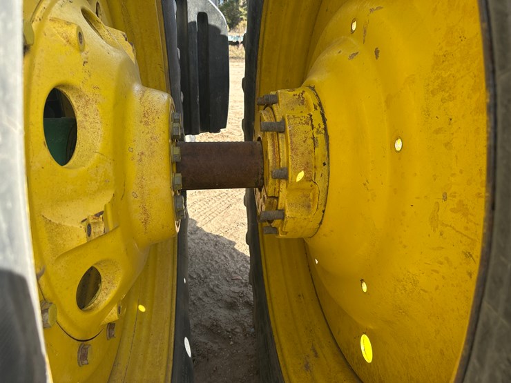 2013-john-deere-8285r-image-13