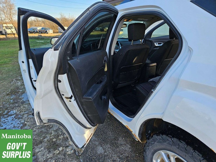 2016-chevrolet-equinox-lt-image-31