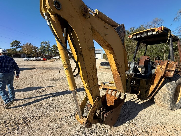 caterpillar-420d-image-25