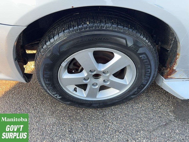 2011-dodge-grand-caravan-se-image-12