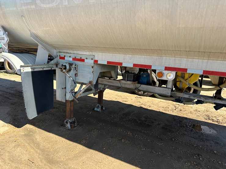 1986-fruehauf-tanker-image-26