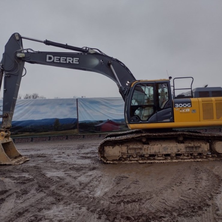 John Deere 300G Excavator (QEA 4079)