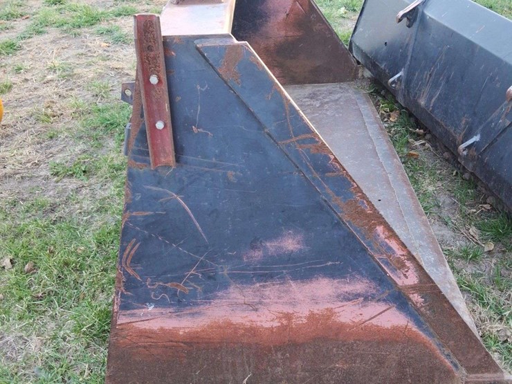 large-loader-bucket,-high-volume,-8ft-wide,-43''-tall-image-2