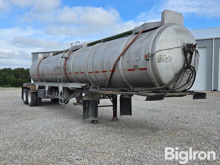 1969-j&l-3500-gal-t/a-ss-tanker-trailer-image-3