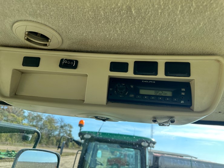 2013-john-deere-8285r-image-53