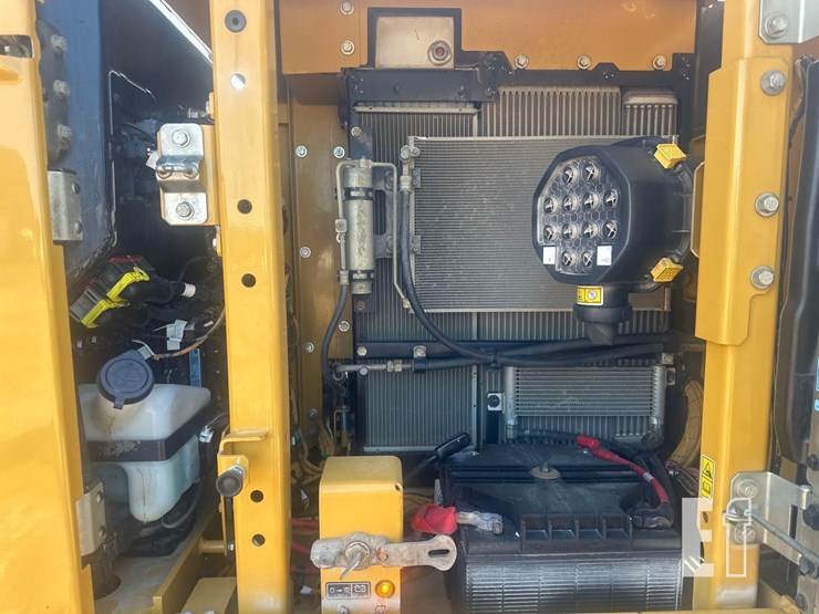 2021-caterpillar-313-image-24