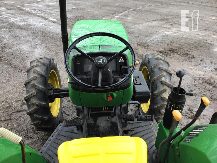 2004-john-deere-5220-image-13