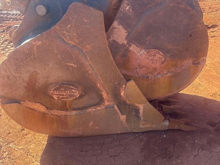 2016-hitachi-zx250-lc-image-7