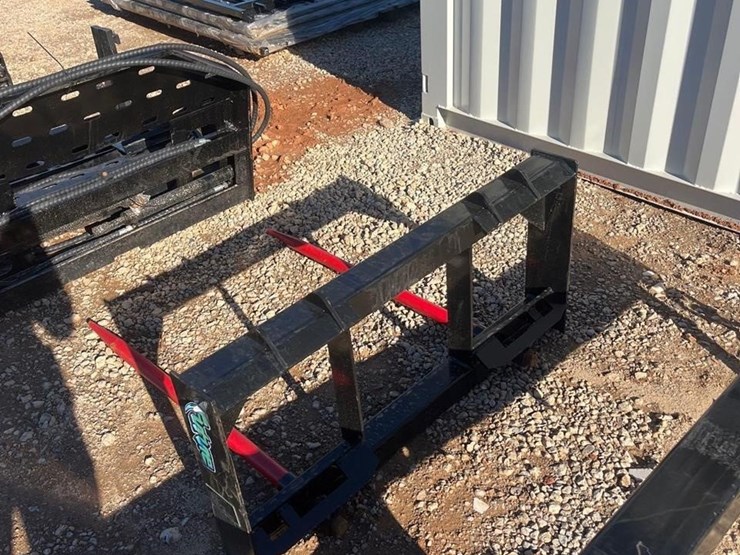 future-47in-skid-steer-bale-fork-image-2