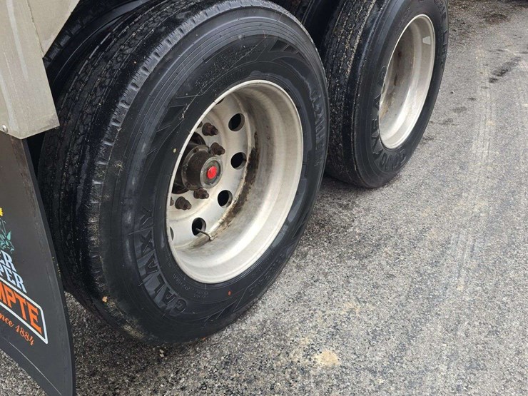 2012-timpte-supper-hopper-image-17