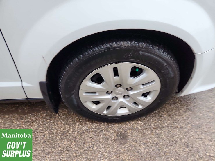 2015-dodge-grand-caravan-image-18