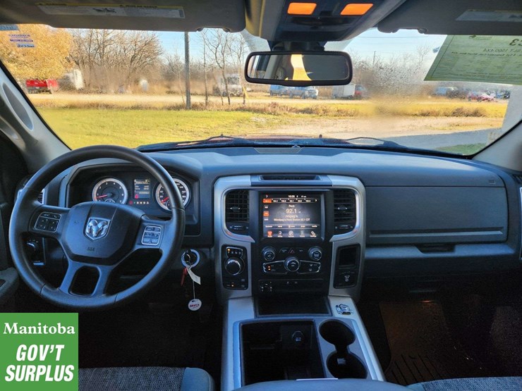 2015-dodge-1500-image-26