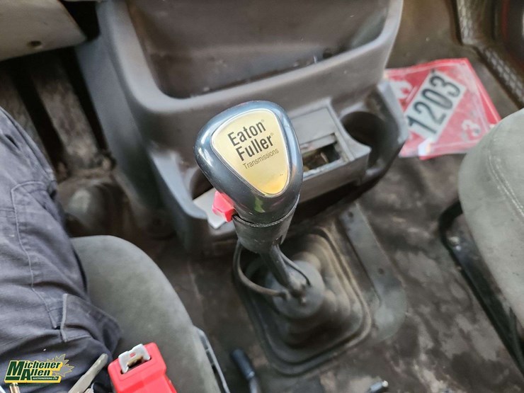 2002-sterling-lt9500-image-23