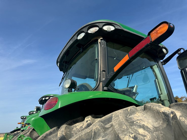 2013-john-deere-8285r-image-30