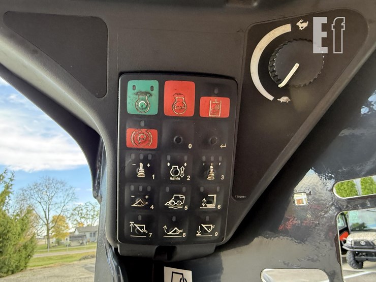 2016-deere-314g-image-17