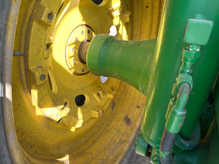 2013-john-deere-8285r-image-12