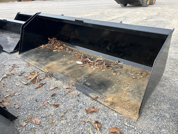 unused-96"-snow-material-bucket-attachment-image-1