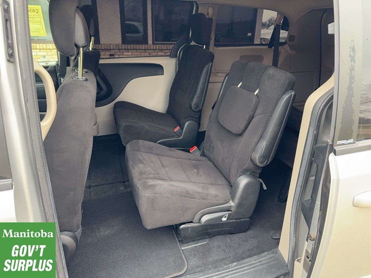 2012-dodge-grand-caravan-sxt-image-21