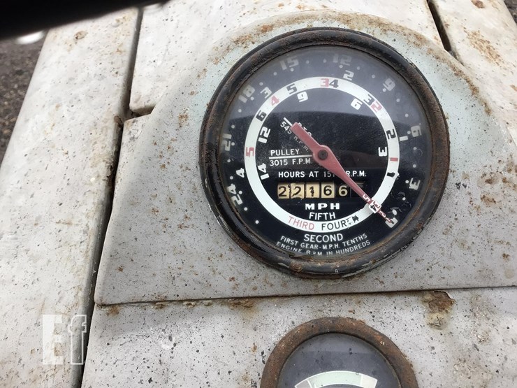 1956-ford-960-image-13