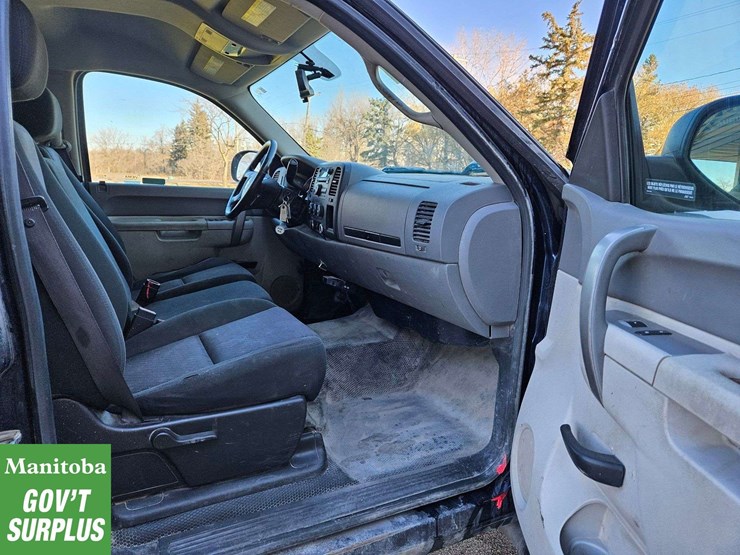 2012-chevrolet-silverado-2500hd-image-41