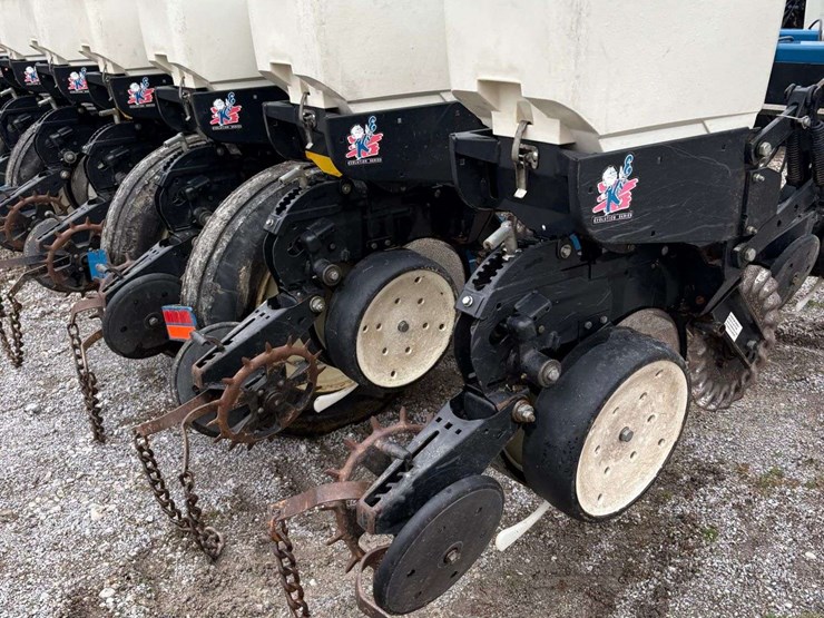 2005-kinze-3500-image-10