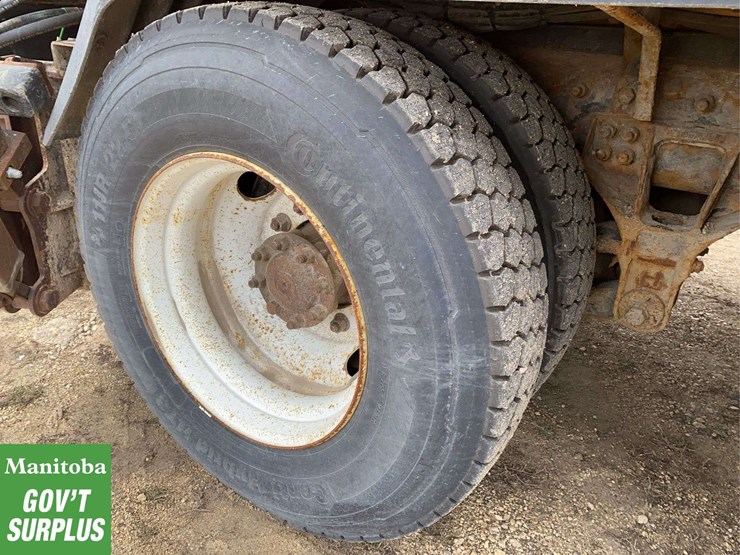 2009-international-workstar-7600-image-22