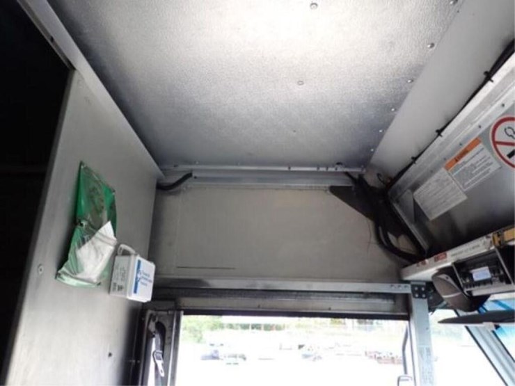 2015-freightliner-mt55-image-25