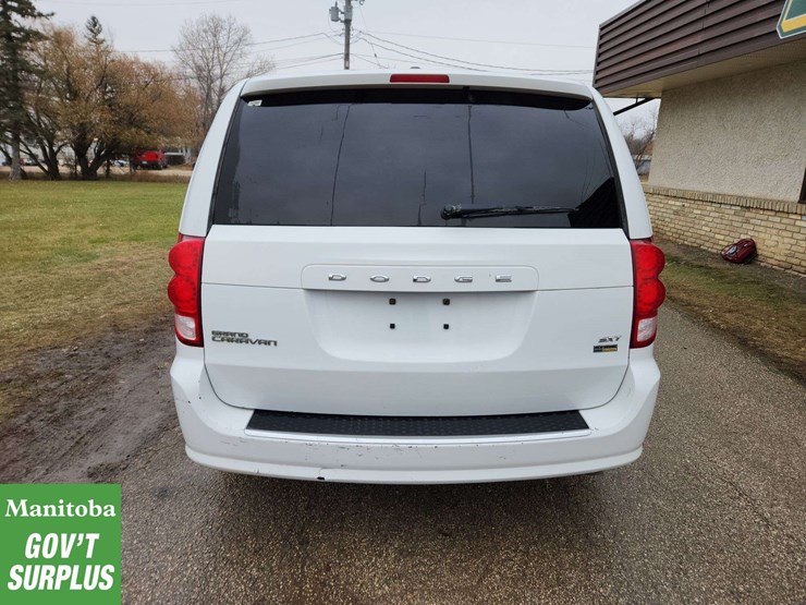 2015-dodge-grand-caravan-image-9