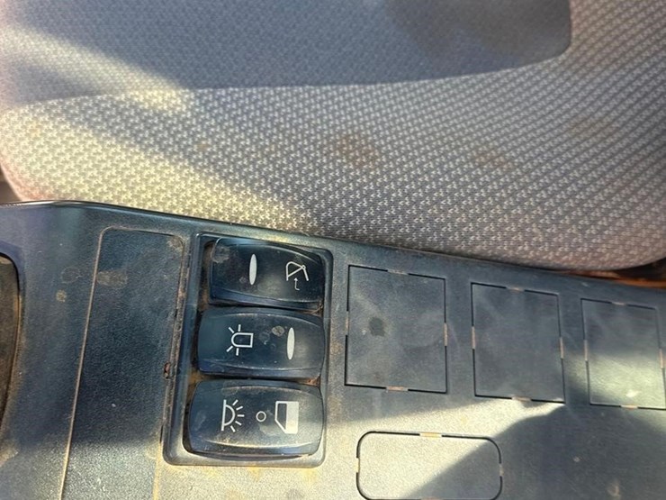 2017-volvo-ec220el-image-19