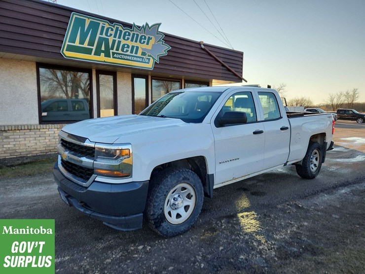 2017-chevrolet-silverado-1500-image-1