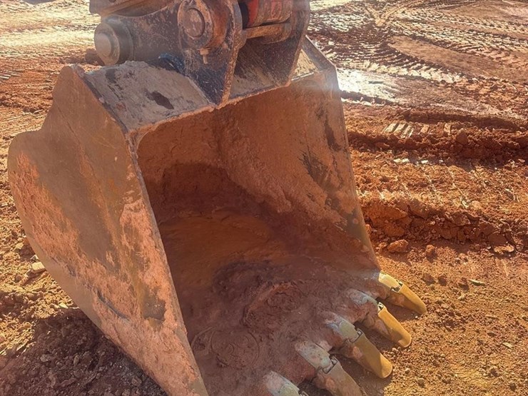 2012-hitachi-zx225us-lc-3-image-11